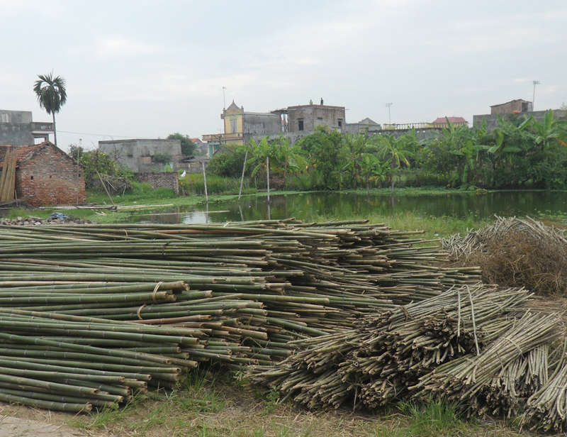 Tranh tre Phong cảnh chiều quê, chất liệu tre hun khói